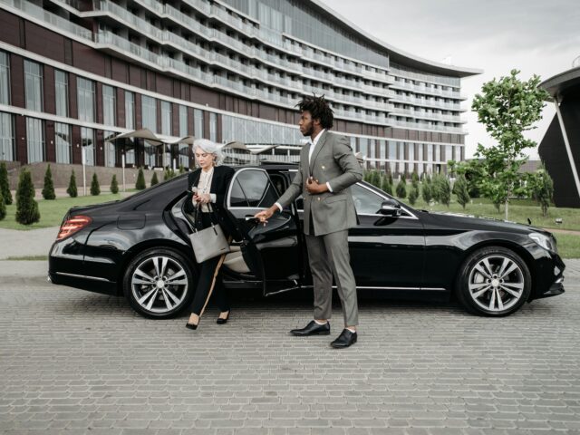 Quelle différence entre un service de limousine et un chauffeur privé classique ?
